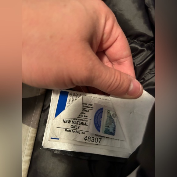 Selling Black Label Canada Goose Parka Chateau Size S - Picture 3 of 3